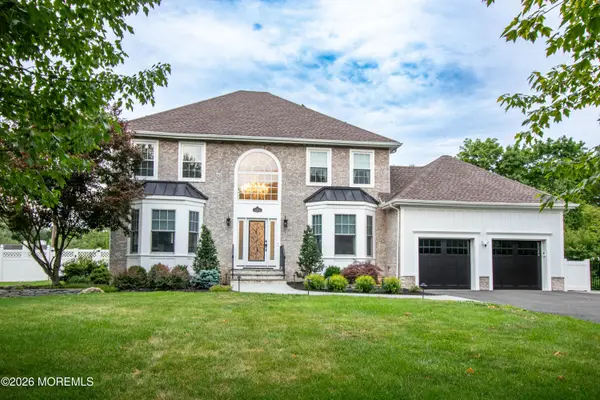 9 Pondview Drive, Tinton Falls, NJ 07724