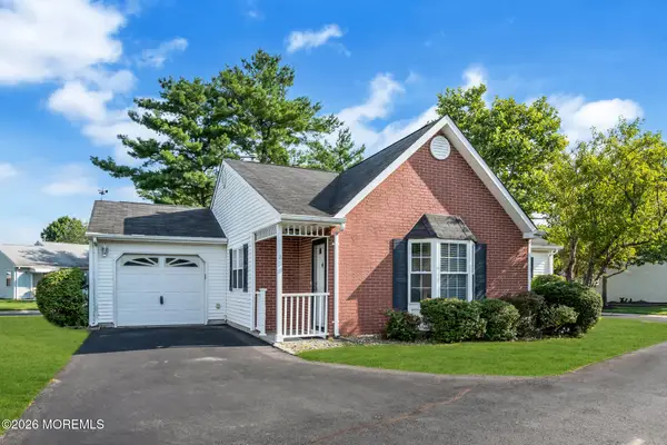 2 Gatley Close, Freehold, NJ 07728