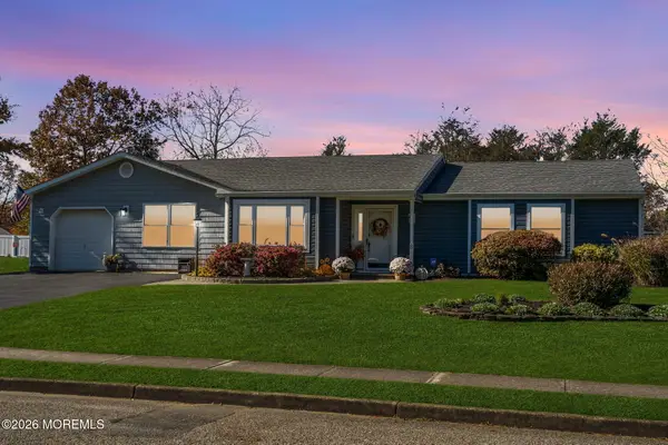 8 Eagle Drive, Bayville, NJ 08721