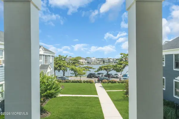 302 Deal Lake Drive #19, Asbury Park, NJ 07712