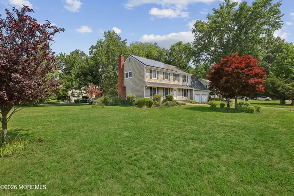 4 Oakwood Lane, Little Silver, NJ 07739