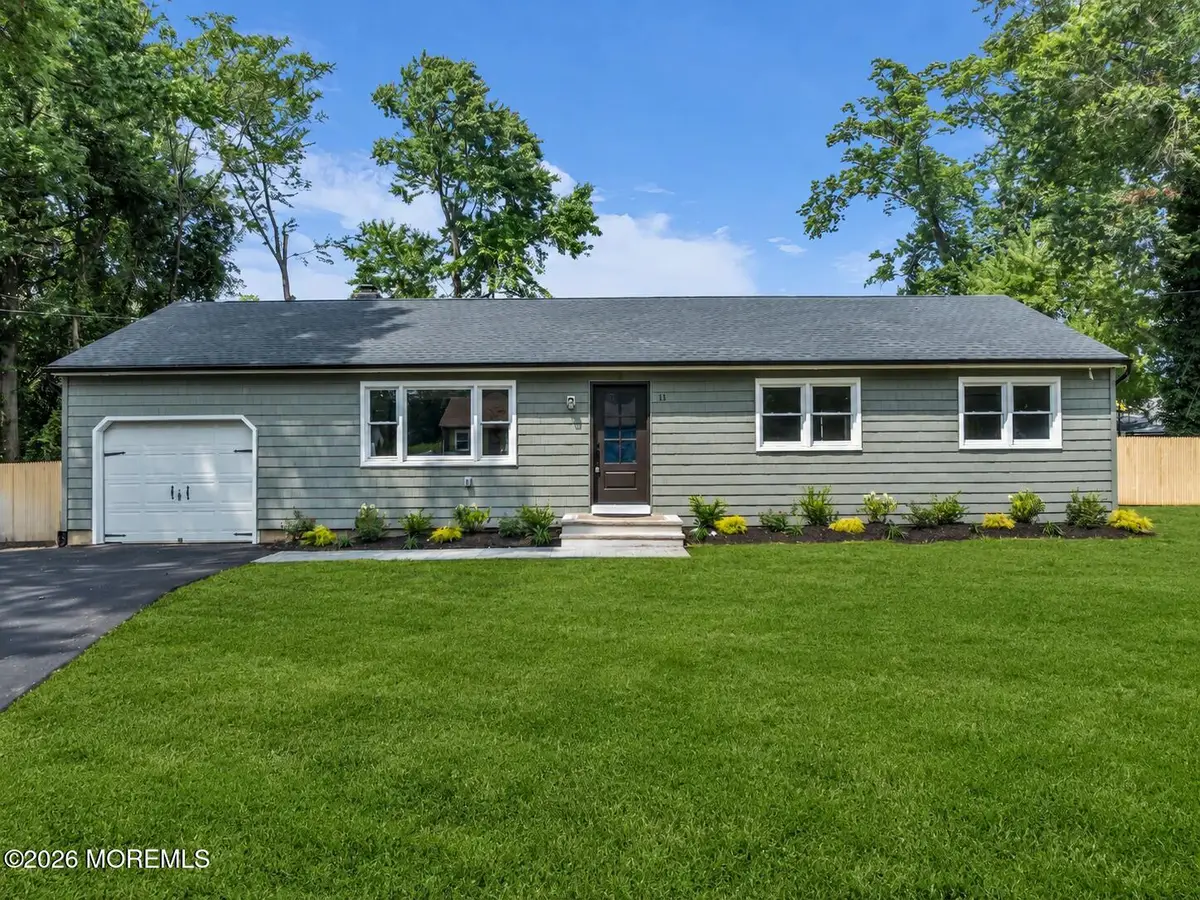 11 Park Avenue, Belford, NJ 07718 - #1