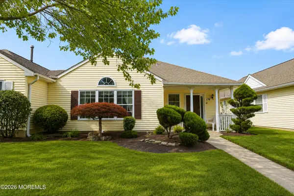 176 Goldfinch Drive, Monroe, NJ 08831