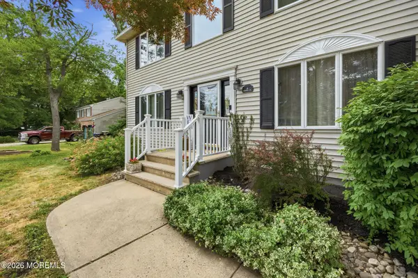 8 Maple Street, Port Monmouth, NJ 07758