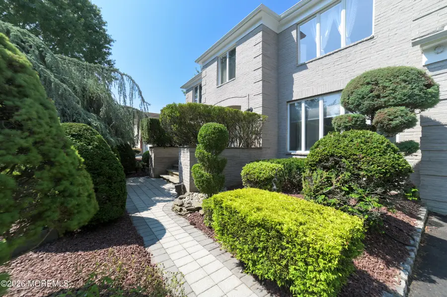 10 Mitchell Court, Marlboro, NJ 07746 - #2