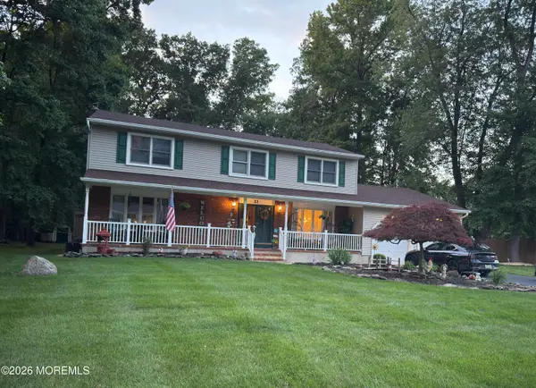 21 Howe Lane, Freehold, NJ 07728