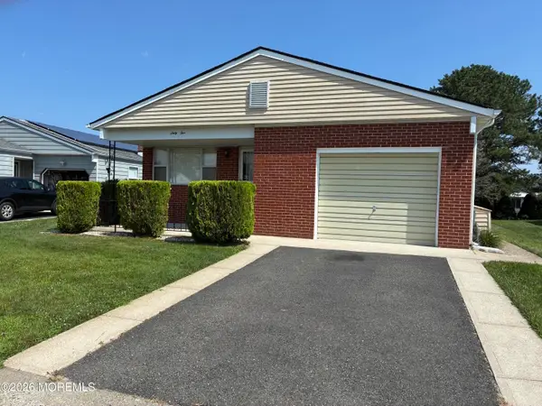 65 Woodstock Drive, Toms River, NJ 08757