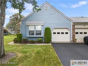 25 Martin Van Buren Drive, Monroe, NJ 08831
