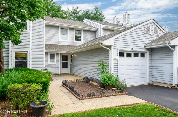 136 Woodmere Drive #406, Parlin, NJ 08859