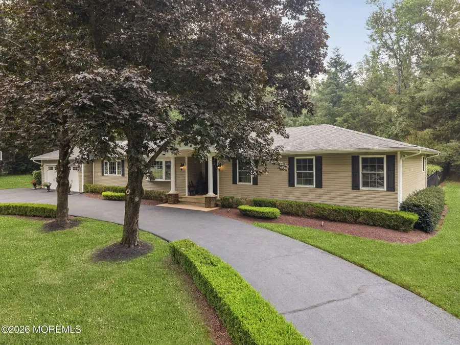 7 Darien Court, Colts Neck, NJ 07722 - #3