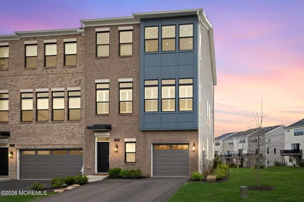 11 Valiant Court, Middletown, NJ 07748
