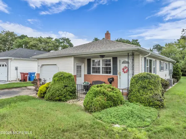10 Biabou Drive, Toms River, NJ 08757
