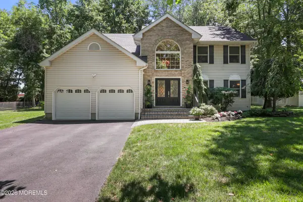 19 Vail Valley Drive, Manalapan, NJ 07726