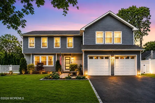 4 Laurel Crest Drive, Howell, NJ 07731