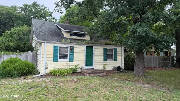 43 Clayton Avenue, Toms River, NJ 08755