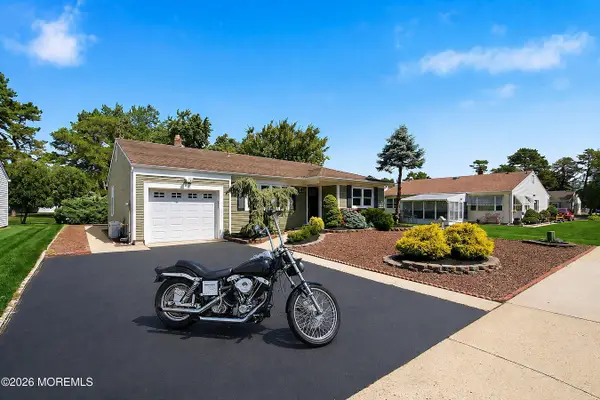 266 Westbrook Drive, Toms River, NJ 08757