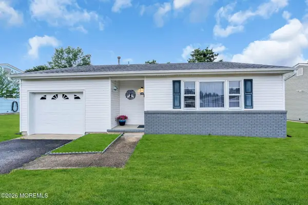 214 Westbrook Drive, Toms River, NJ 08757