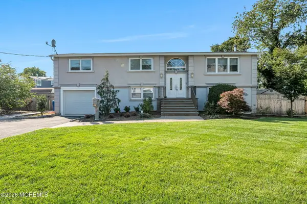 38 Illinois Avenue, Middletown, NJ 07748