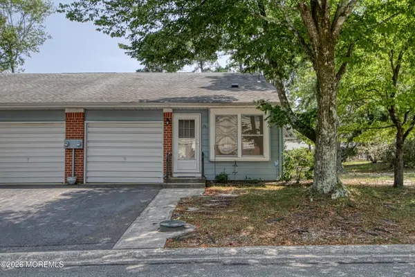 2 Lexington Drive #B, Whiting, NJ 08759