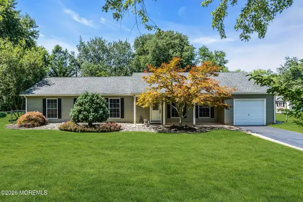 2 York Circle, Jackson, NJ 08527