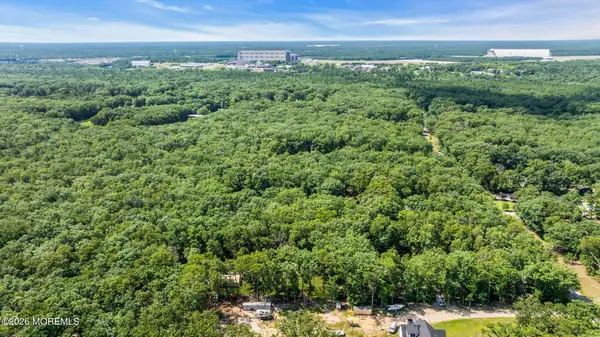 575 Whitecomb Avenue, Jackson, NJ 08527