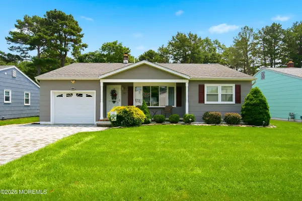 90 Millbrook Drive, Toms River, NJ 08757