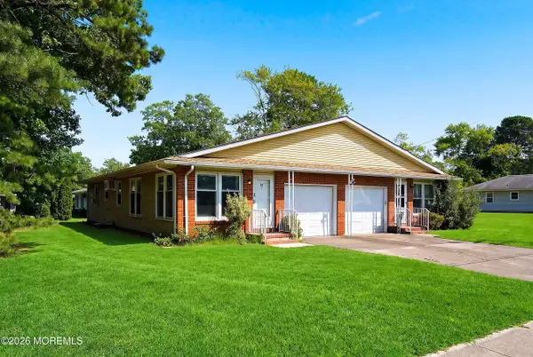 45 Dogwood Road #8, Manahawkin, NJ 08050