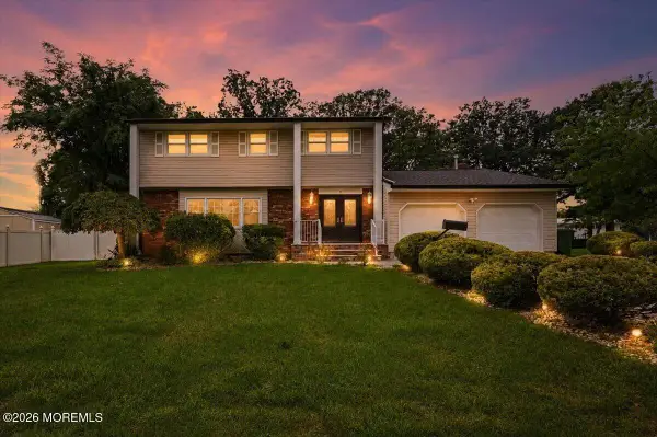 8 Dusko Drive, Parlin, NJ 08859