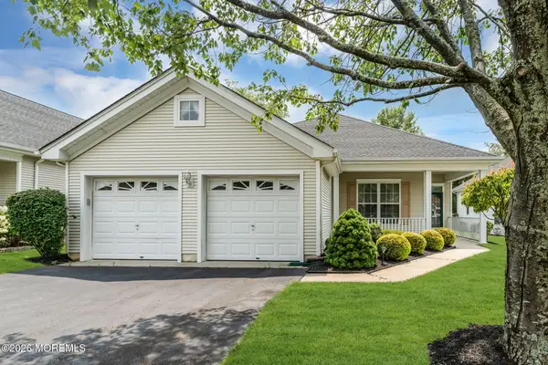 12 Quicksilver Court, Lakewood, NJ 08701