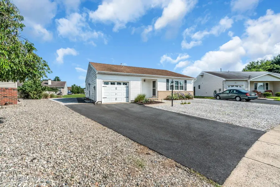 17 Wiltshire Court, Toms River, NJ 08757 - #3