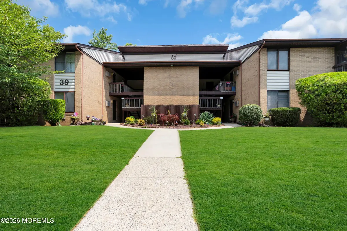 39 Meadow Green Circle #D, Manalapan, NJ 07726 - #1