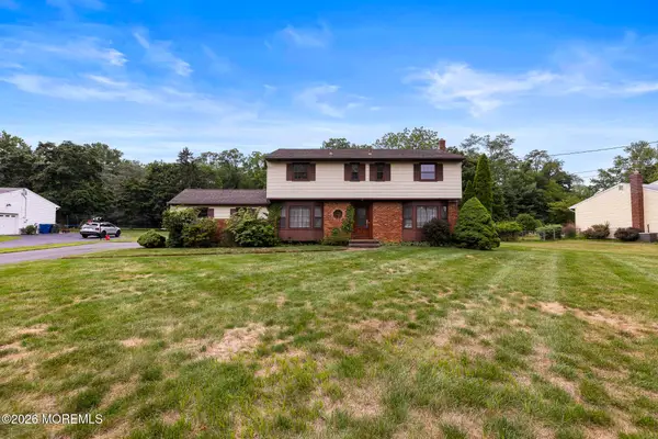 22 Clearview Drive, Tinton Falls, NJ 07724