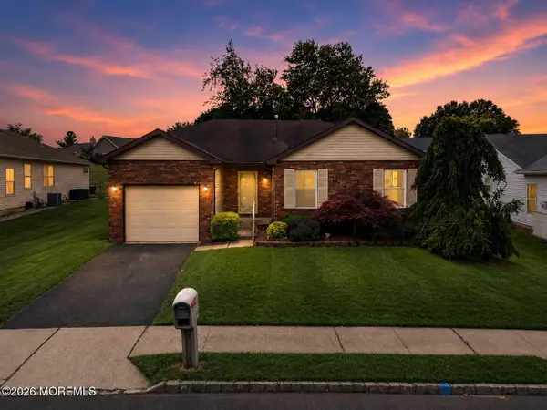 16 Murray Hill Terrace, Marlboro, NJ 07746