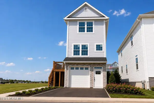32 Oceanview Avenue, Keansburg, NJ 07734
