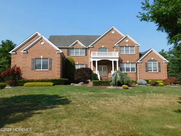 102 Hidden Pond Court, Manalapan, NJ 07726