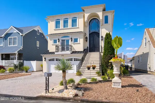 14 Lagoon Drive, Toms River, NJ 08753
