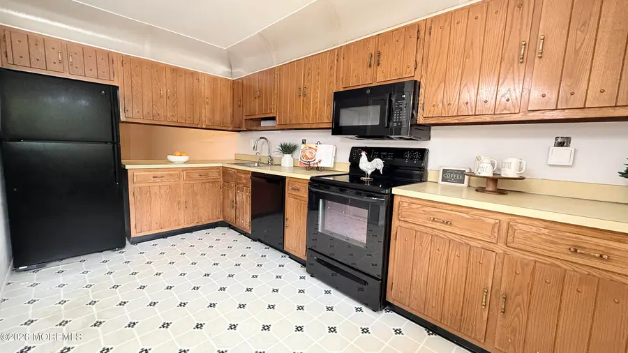 181 Arrowood Road #B, Manalapan, NJ 07726 - #3