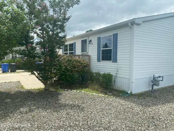 5 Maple Tree Court, Manahawkin, NJ 08050
