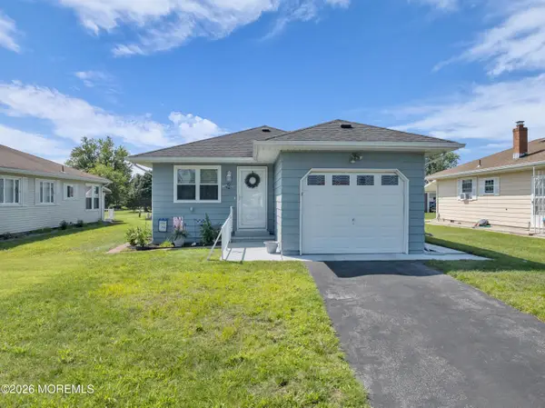 26 Bananier Drive, Toms River, NJ 08757