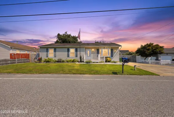1209 Pacific Avenue, Beachwood, NJ 08722