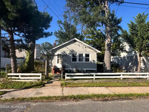 57 Lakewood Avenue, Keansburg, NJ 07734