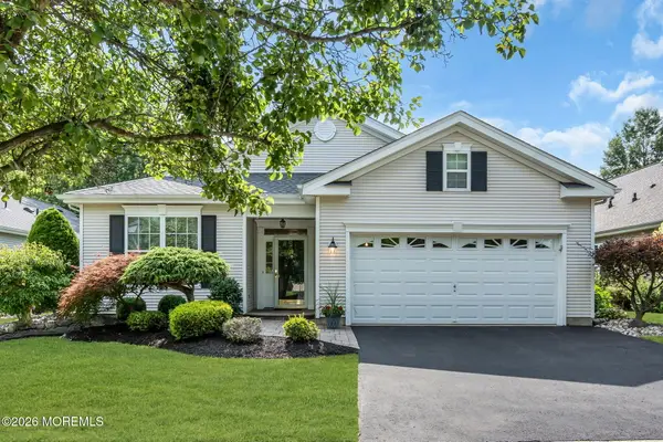 18 Powderhorn Way, Allentown, NJ 08501