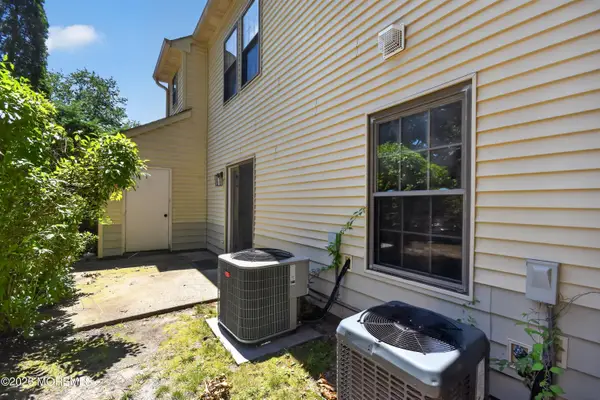 310 Owls Nest Court, Jackson, NJ 08527