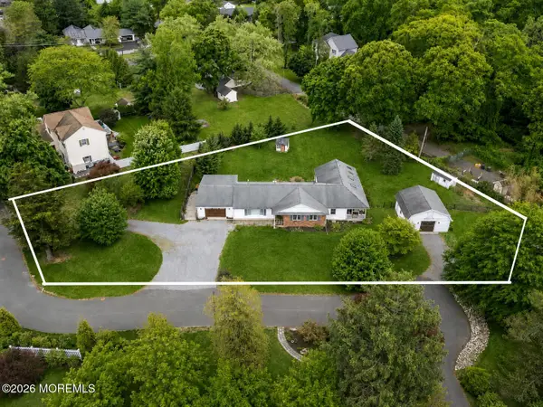 28 Riverview Drive, Tinton Falls, NJ 07724