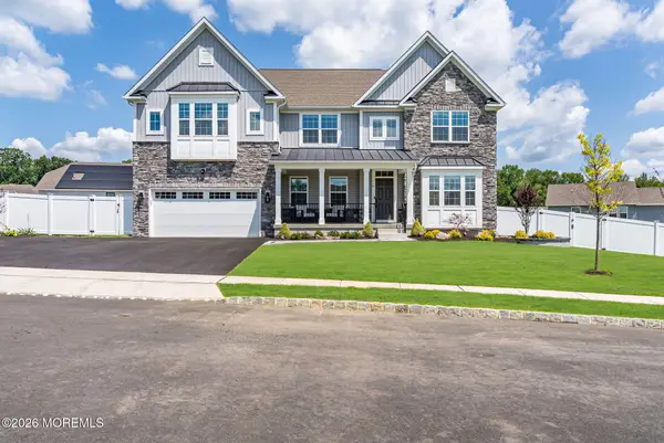 5 Patriot Street, Farmingdale, NJ 07727