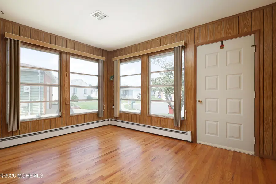 23 Capri Court, Toms River, NJ 08757 - #3