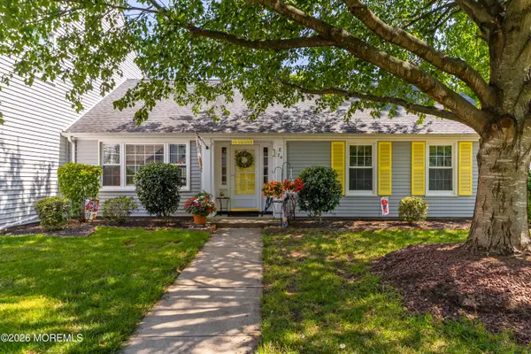 74 Amherst Lane, Monroe, NJ 08831