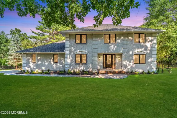 10 Sunrise Circle, Holmdel, NJ 07733