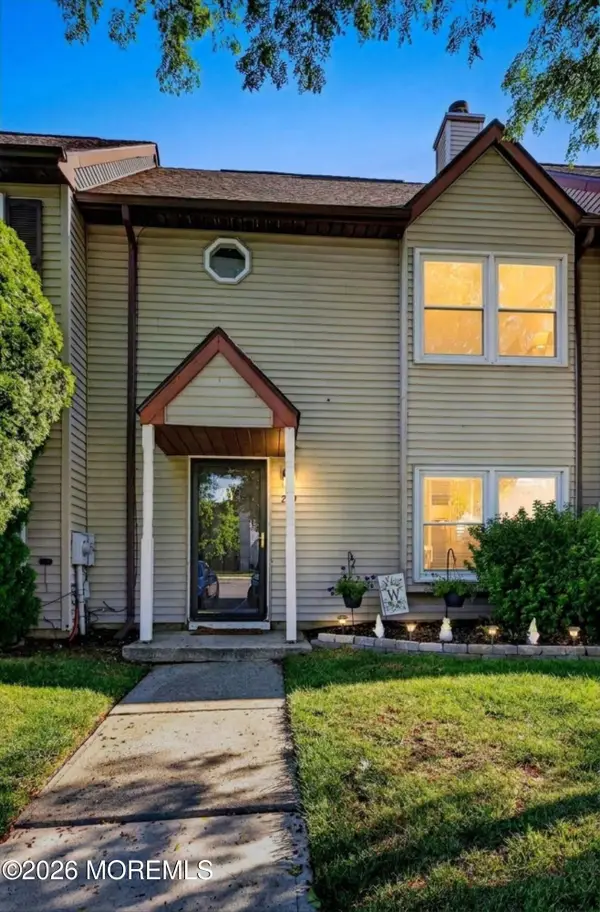 24 Forge Court, Jackson, NJ 08527