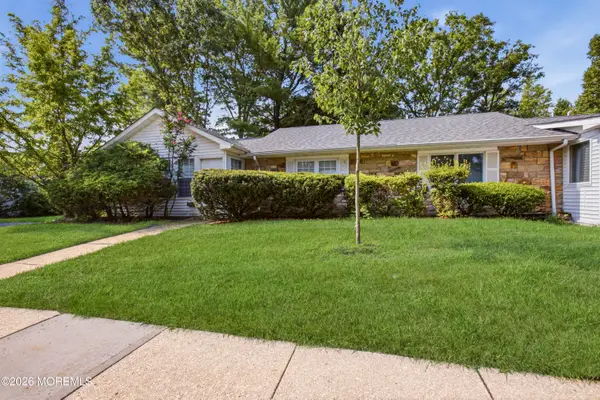 6A Carnation Drive, Lakewood, NJ 08701
